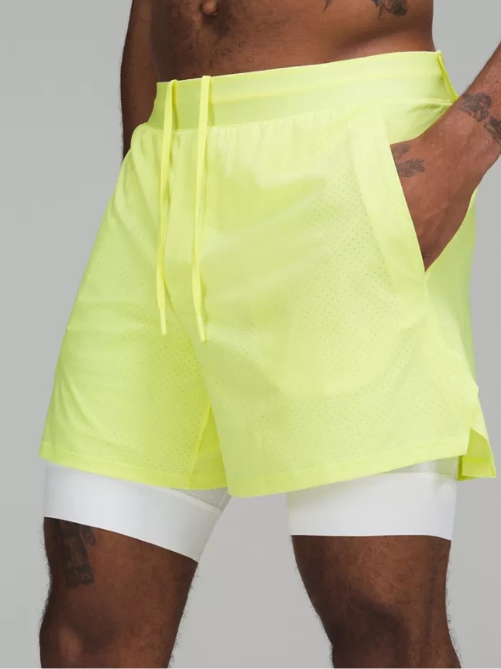 Lululemon Vented Tennis Shorts 6” Men’s Large Yellow White Active
